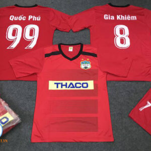 KHÁCH TRONG MÀU ÁO HOÀNG ANH GIA LAI ĐỎ 2019