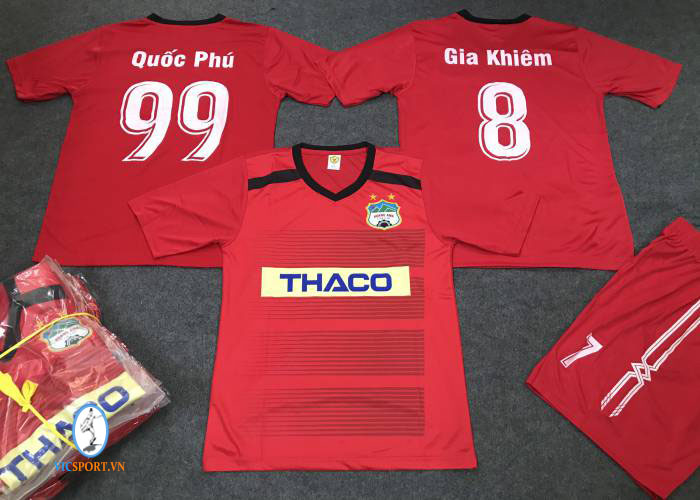 KHÁCH TRONG MÀU ÁO HOÀNG ANH GIA LAI ĐỎ 2019
