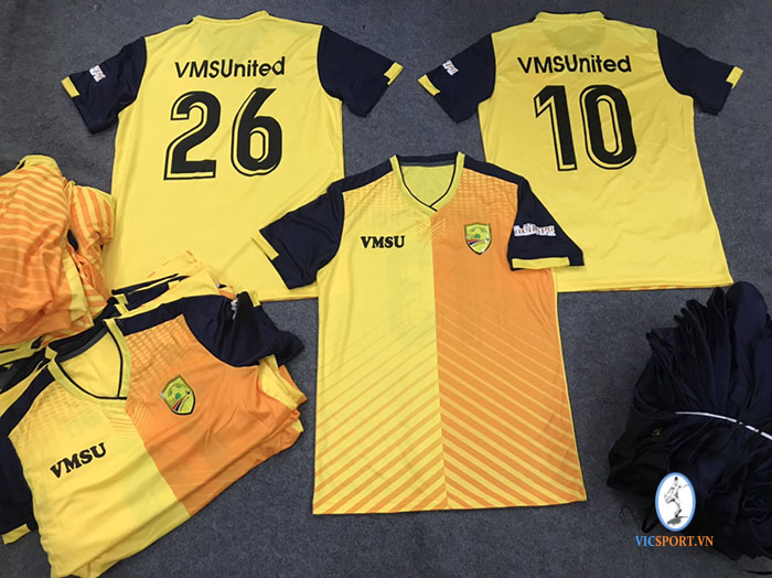 VMSU UNITED TRONG MÀU ÁO MAY MÀU VÀNG