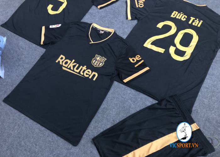 ÁO BARCELONA ĐEN IN CHO KHÁCH - Hình ảnh 3