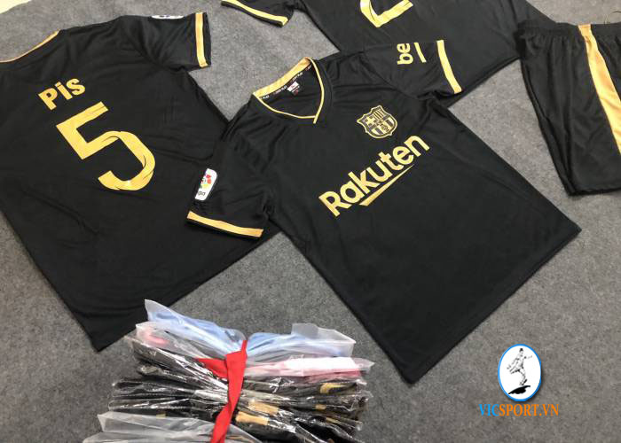 ÁO BARCELONA ĐEN IN CHO KHÁCH - Hình ảnh 2