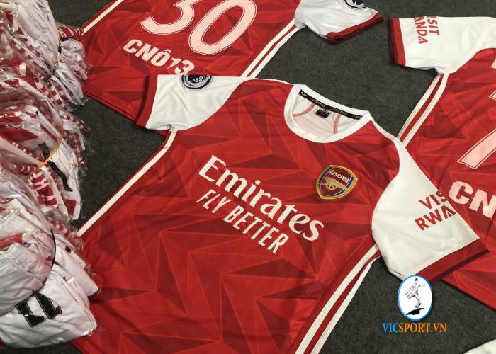 LỚP CNÔ13 TRONG MÀU ÁO ARSENAL ĐỎ - Hình ảnh 3
