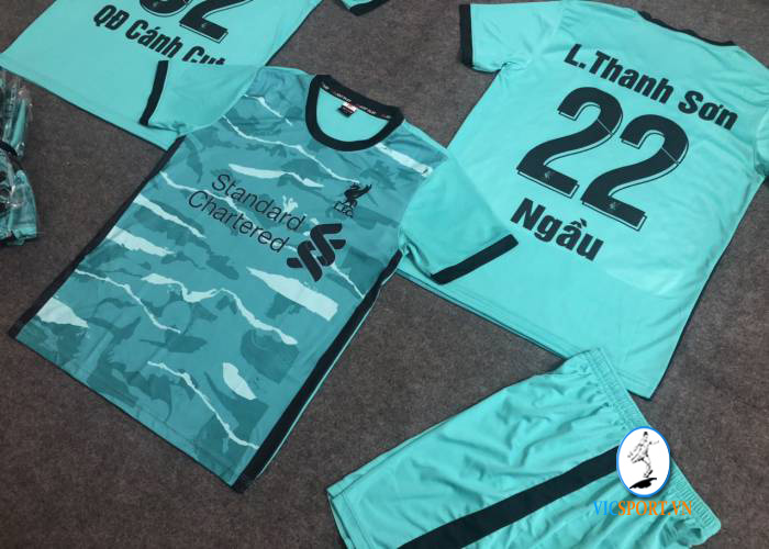 ÁO LIVERPOOL XANH TRẺ EM IN CHO KHÁCH - Hình ảnh 5