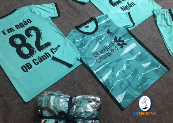 ÁO LIVERPOOL XANH TRẺ EM IN CHO KHÁCH - Hình ảnh 4