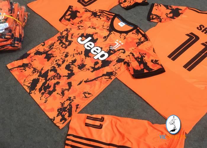 ÁO JUVENTUS CAM VẢI MÈ IN CHO KHÁCH - Hình ảnh 3