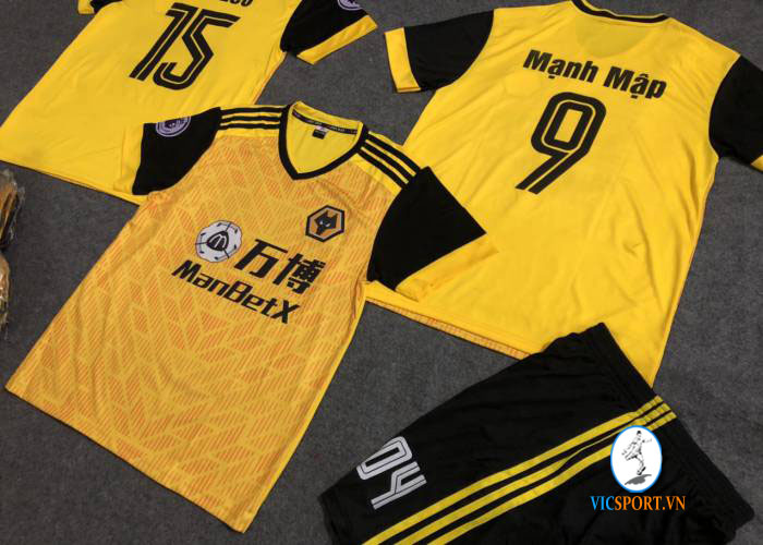 ÁO WOLVES HAMPTON VÀNG IN CHO KHÁCH - Hình ảnh 3