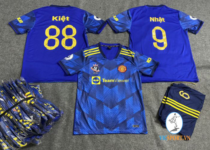 FC GIÀ TRONG MÀU ÁO MU XANH - Hình ảnh 7