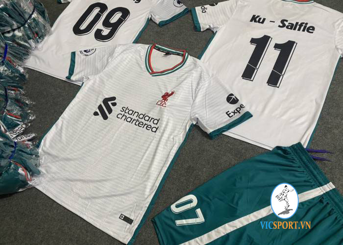 ÁO LIVERPOOL TRẮNG IN CHO KHÁCH - Hình ảnh 5