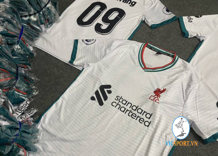 ÁO LIVERPOOL TRẮNG IN CHO KHÁCH - Hình ảnh 4