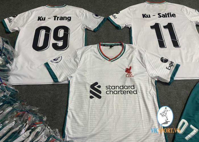 ÁO LIVERPOOL TRẮNG IN CHO KHÁCH - Hình ảnh 2