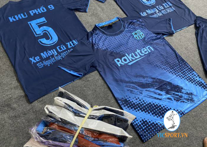 ÁO BARCELONA XANH ĐEN IN CHO KHÁCH - Hình ảnh 4