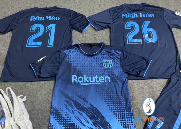 ÁO BARCELONA XANH ĐEN IN CHO KHÁCH - Hình ảnh 3