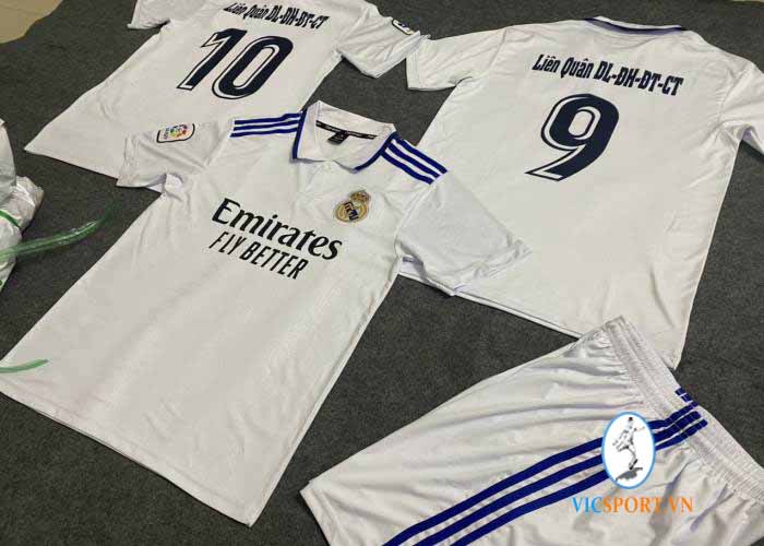 ÁO REAL TRẮNG CỔ TRỤ IN CHO KHÁCH - Hình ảnh 4