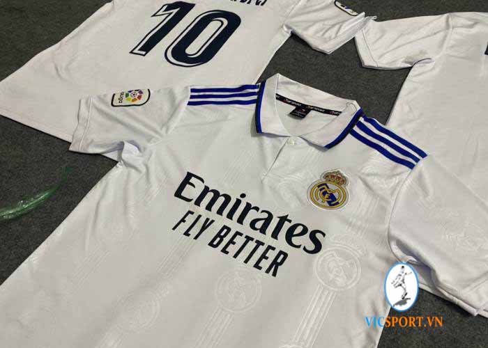ÁO REAL TRẮNG CỔ TRỤ IN CHO KHÁCH - Hình ảnh 3