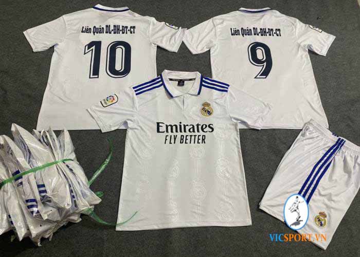 ÁO REAL TRẮNG CỔ TRỤ IN CHO KHÁCH - Hình ảnh 2