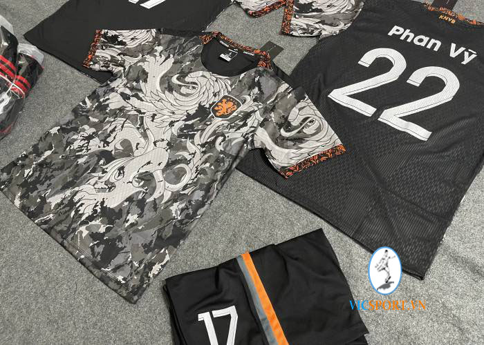 HÀ LAN ĐEN 2022 IN CHO KHÁCH - Hình ảnh 3