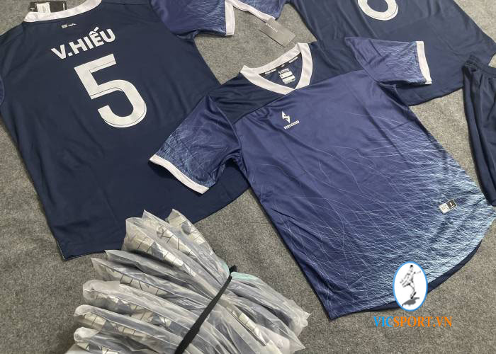 ÁO STRIVEND V3 XANH ĐEN IN CHO KHÁCH - Hình ảnh 3