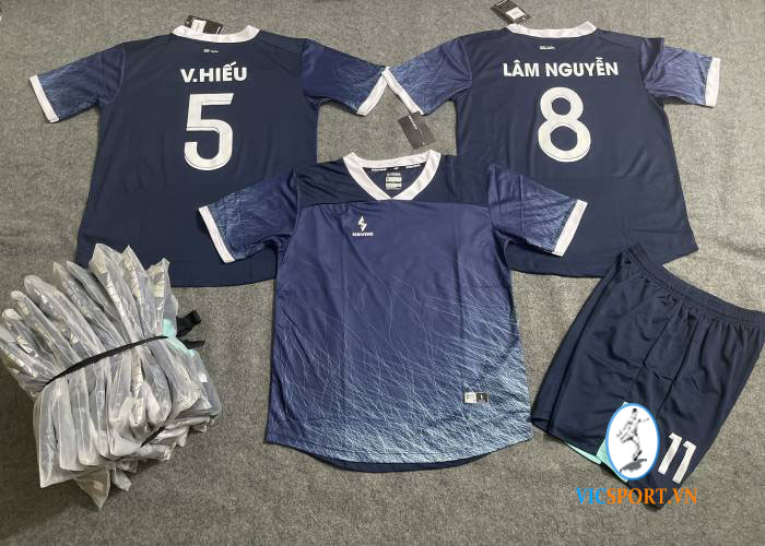 ÁO STRIVEND V3 XANH ĐEN IN CHO KHÁCH - Hình ảnh 7