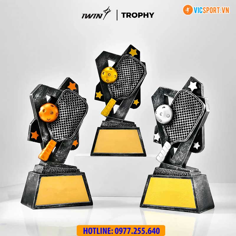 Cúp pickleball iWin Pick09