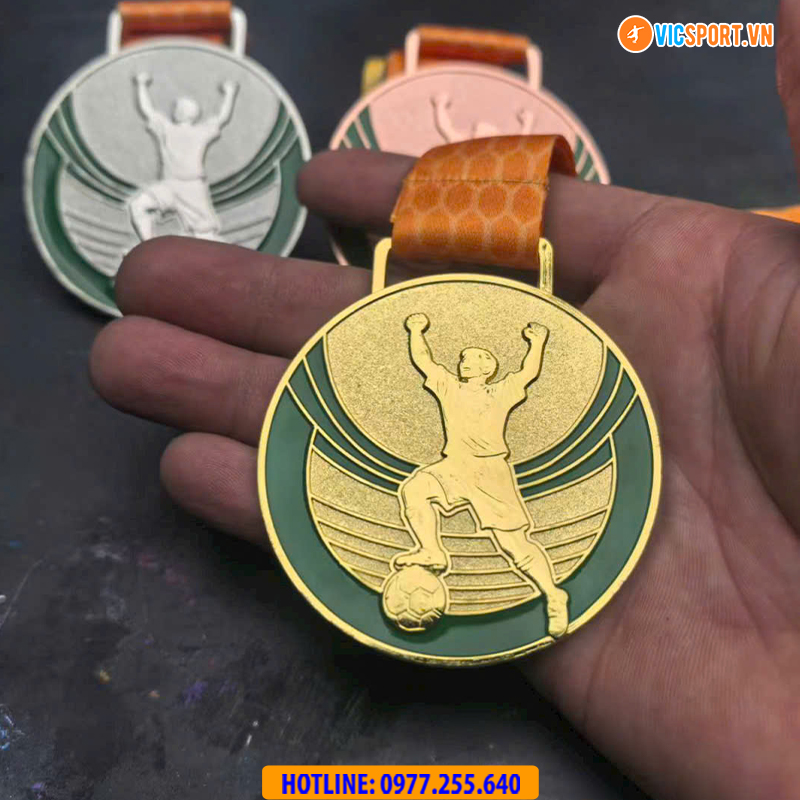 Huy chương bóng đá hình cầu thủ ăn mừng - Hình ảnh 3